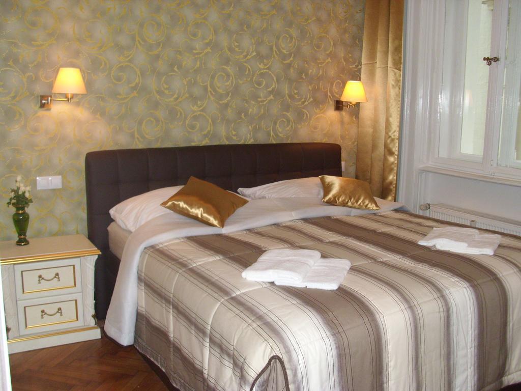 Apartment In City Center - Morassi Karlovy Vary Oda fotoğraf